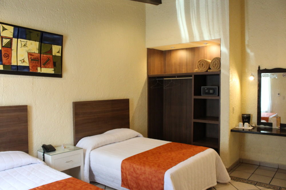 Hotel Posada Virreyes ทลาคิวปาก ภายนอก รูปภาพ